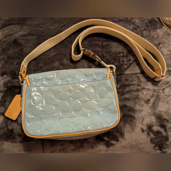 Coach patent Leather Quilted Blue and Tan Crossbody Bag In Good Shape! - Picture 2 of 11